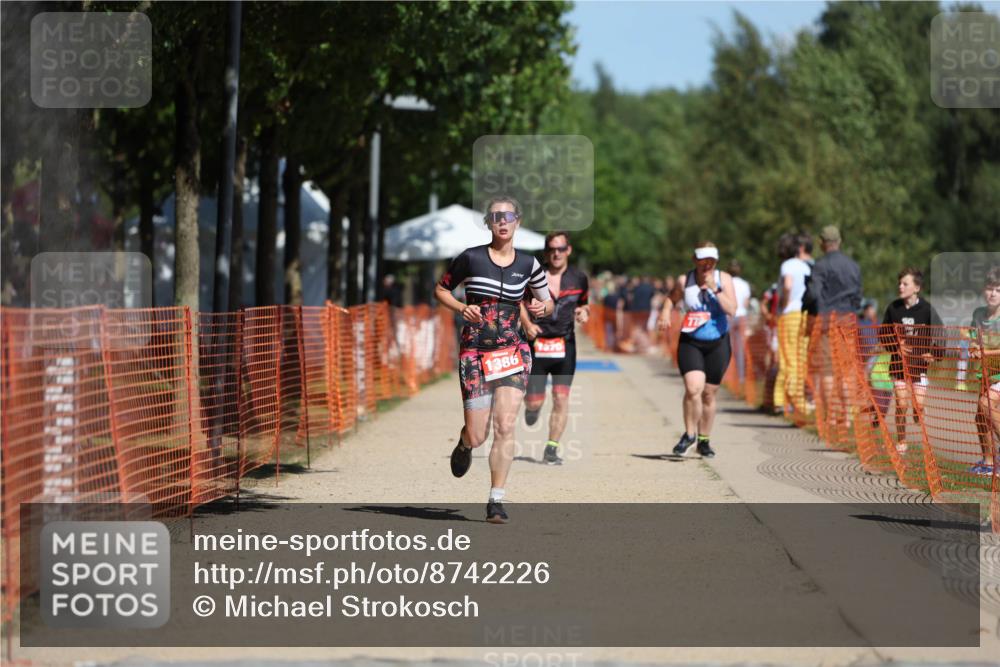 07.09.2025 - 19. Norderstedt Triathlon Michael Strokosch http://msf.ph/oto/8742226 07.09.2025 12:32:29 Laufen 1370, 1386 meine-sportfotos.de