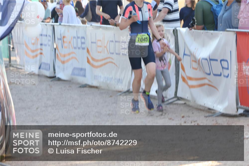 07.09.2025 - 19. Norderstedt Triathlon Luisa Fischer http://msf.ph/oto/8742229 07.09.2025 16:59:52 Ziel 414 meine-sportfotos.de