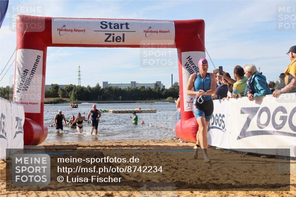 07.09.2025 - 19. Norderstedt Triathlon Luisa Fischer http://msf.ph/oto/8742234 07.09.2025 10:05:44 Schwimmen 1111, 1119, 1127 meine-sportfotos.de