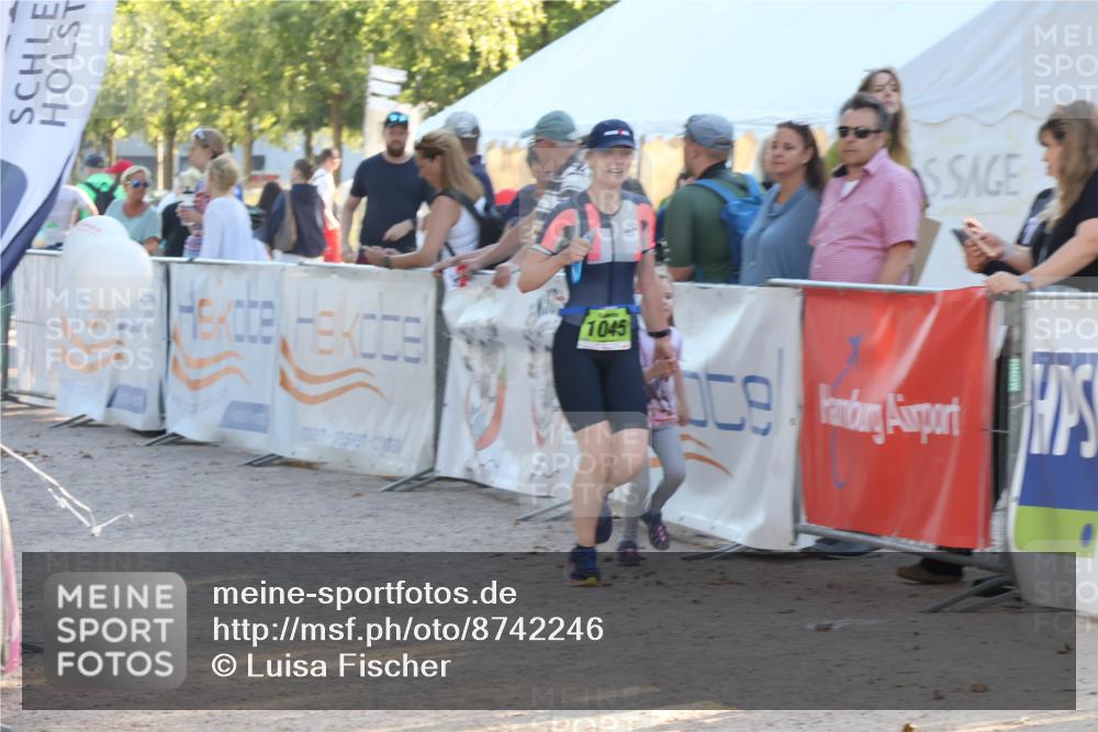 07.09.2025 - 19. Norderstedt Triathlon Luisa Fischer http://msf.ph/oto/8742246 07.09.2025 16:59:53 Ziel 414, 1045 meine-sportfotos.de