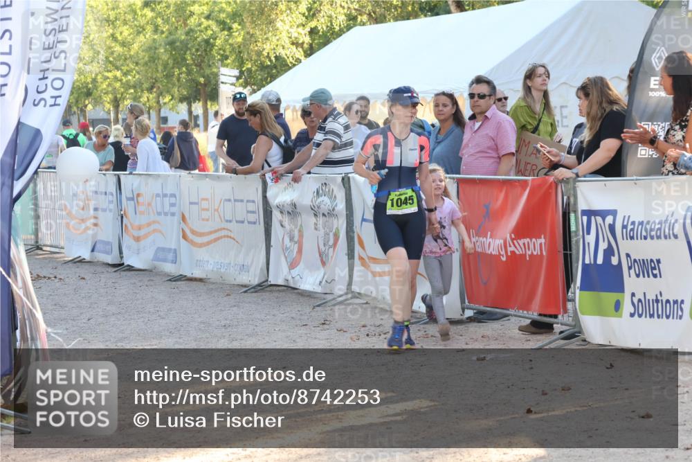 07.09.2025 - 19. Norderstedt Triathlon Luisa Fischer http://msf.ph/oto/8742253 07.09.2025 16:59:53 Ziel 414, 1045 meine-sportfotos.de