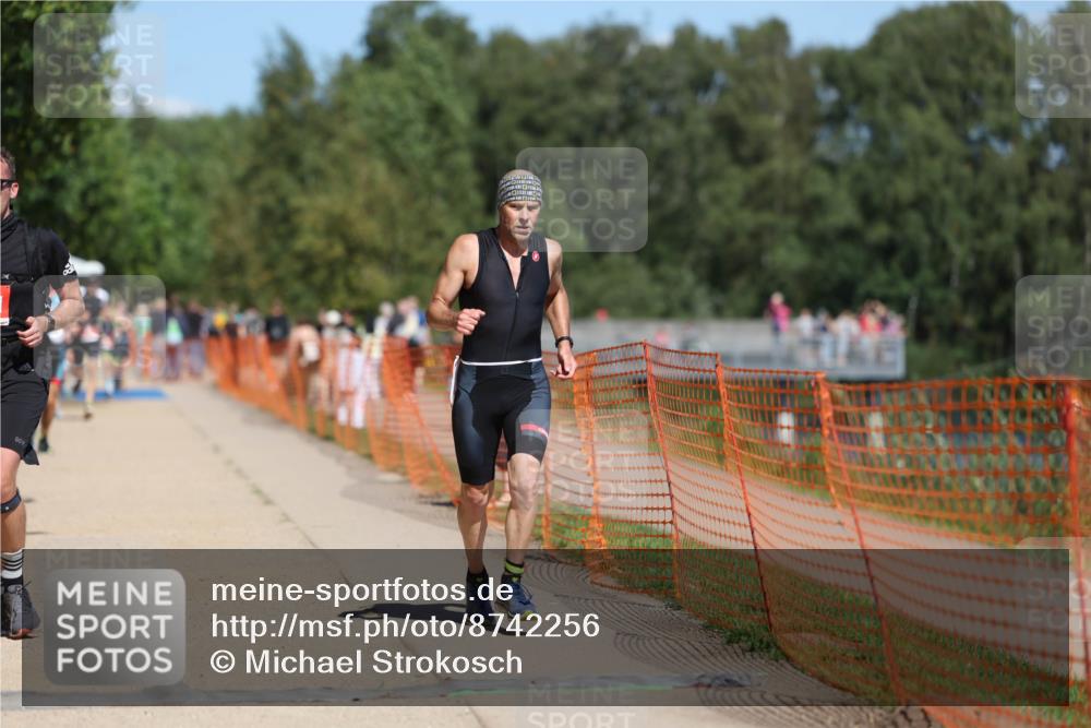 07.09.2025 - 19. Norderstedt Triathlon Michael Strokosch http://msf.ph/oto/8742256 07.09.2025 13:08:04 Laufen 150, 698, 1331 meine-sportfotos.de