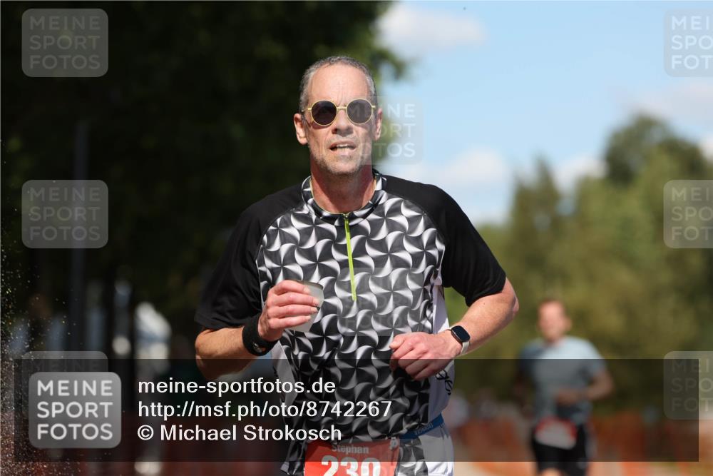 07.09.2025 - 19. Norderstedt Triathlon Michael Strokosch http://msf.ph/oto/8742267 07.09.2025 13:53:25 Laufen 230, 790, 805 meine-sportfotos.de
