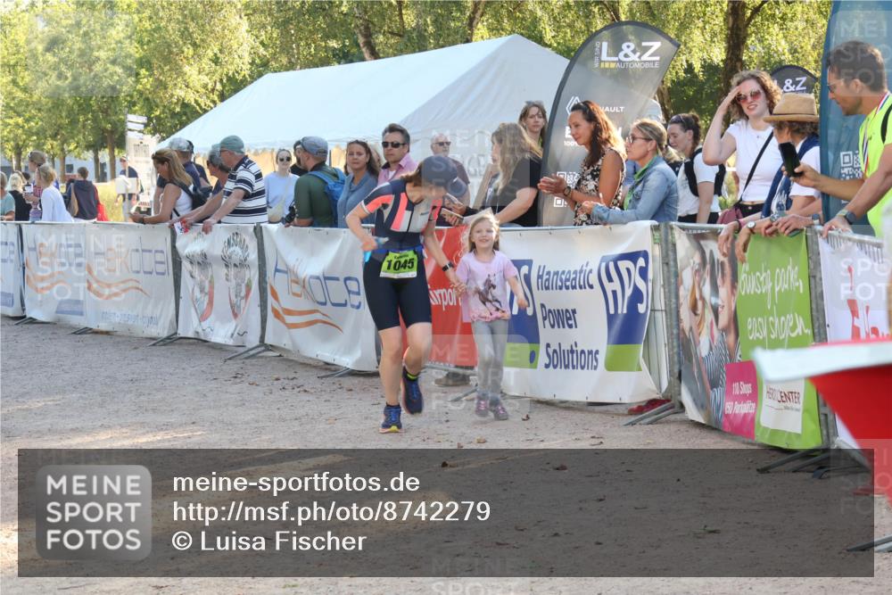 07.09.2025 - 19. Norderstedt Triathlon Luisa Fischer http://msf.ph/oto/8742279 07.09.2025 16:59:54 Ziel 414, 1045 meine-sportfotos.de