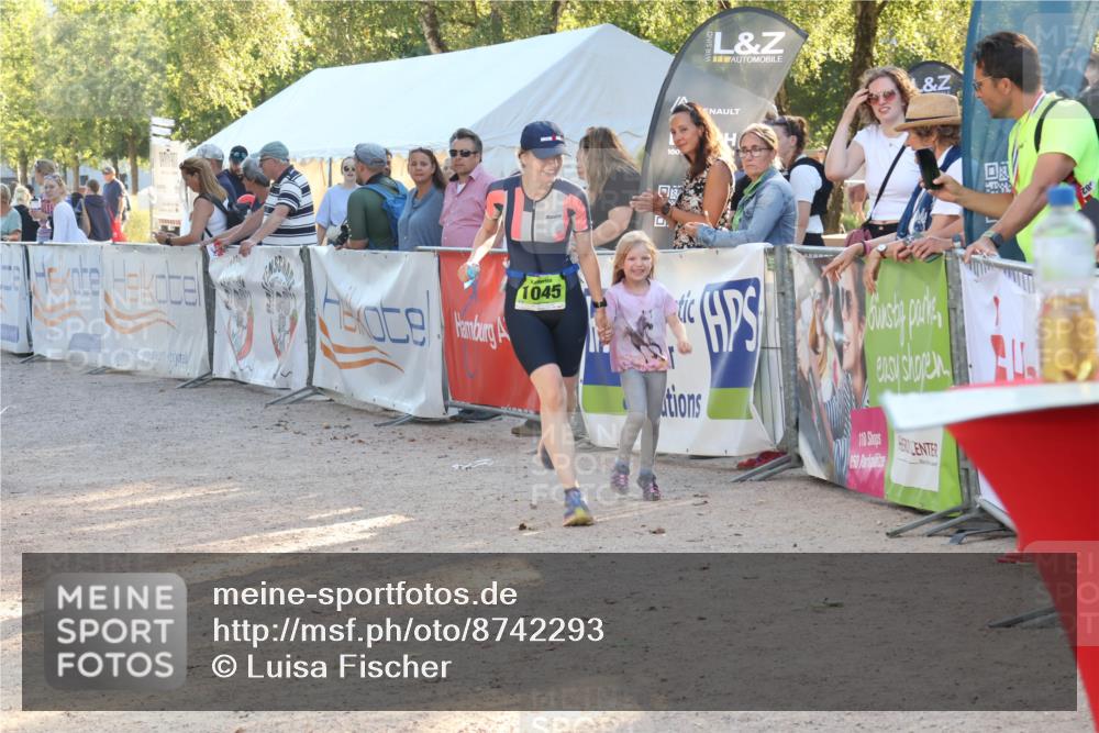 07.09.2025 - 19. Norderstedt Triathlon Luisa Fischer http://msf.ph/oto/8742293 07.09.2025 16:59:55 Ziel 414, 1045 meine-sportfotos.de