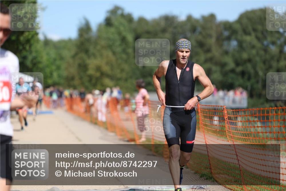 07.09.2025 - 19. Norderstedt Triathlon Michael Strokosch http://msf.ph/oto/8742297 07.09.2025 13:08:05 Laufen 150, 698, 1331 meine-sportfotos.de