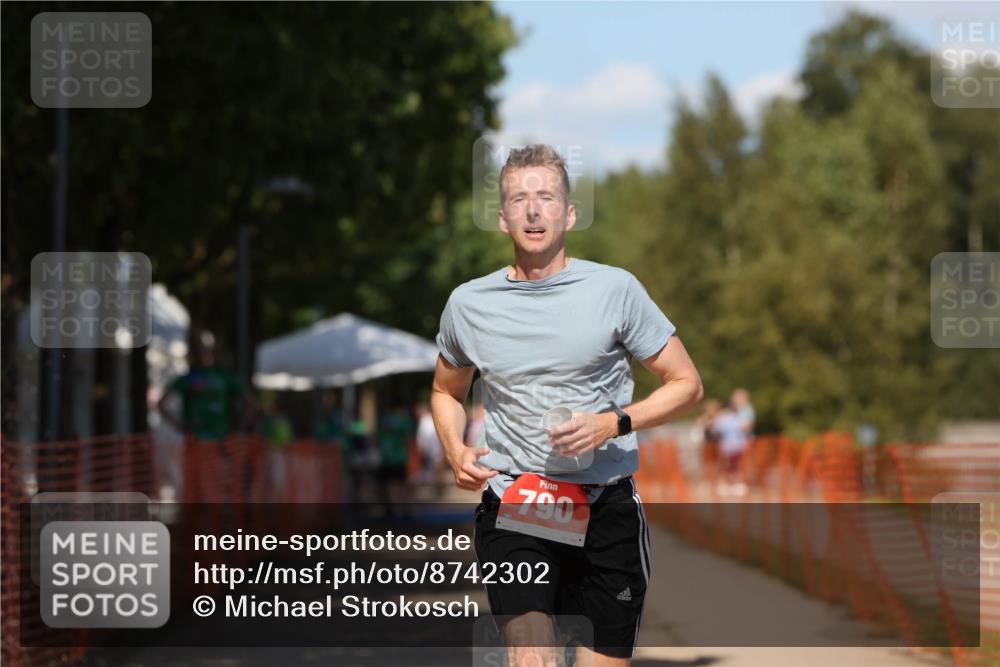 07.09.2025 - 19. Norderstedt Triathlon Michael Strokosch http://msf.ph/oto/8742302 07.09.2025 13:53:28 Laufen 230, 790 meine-sportfotos.de