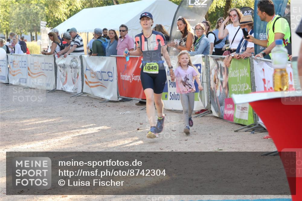 07.09.2025 - 19. Norderstedt Triathlon Luisa Fischer http://msf.ph/oto/8742304 07.09.2025 16:59:55 Ziel 414, 1045 meine-sportfotos.de