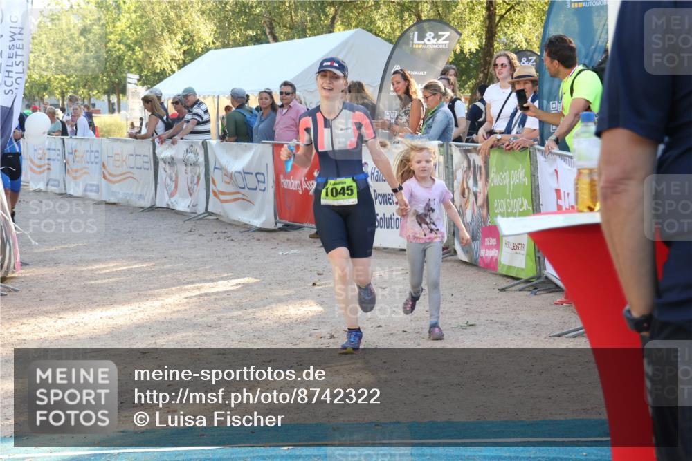 07.09.2025 - 19. Norderstedt Triathlon Luisa Fischer http://msf.ph/oto/8742322 07.09.2025 16:59:56 Ziel 414, 1045, 1568 meine-sportfotos.de