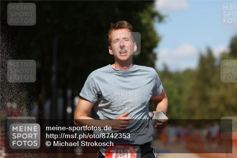 07.09.2025 - 19. Norderstedt Triathlon Michael Strokosch http://msf.ph/oto/8742353 07.09.2025 13:53:29 Laufen 230, 790 meine-sportfotos.de