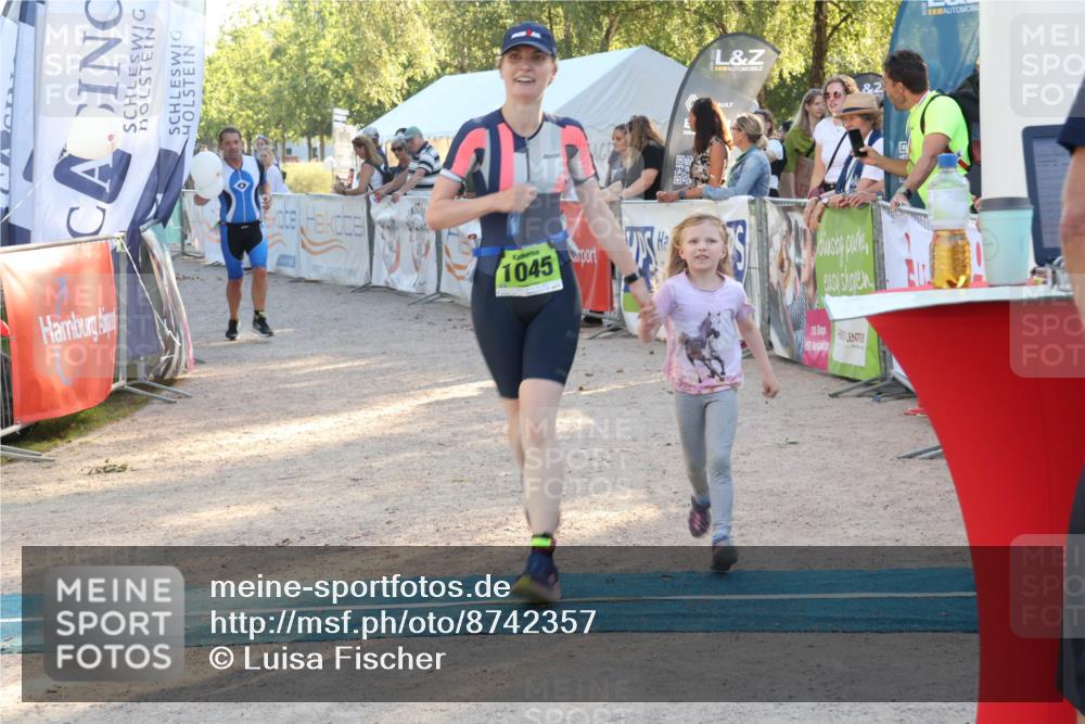 07.09.2025 - 19. Norderstedt Triathlon Luisa Fischer http://msf.ph/oto/8742357 07.09.2025 16:59:57 Ziel 1045, 1568 meine-sportfotos.de