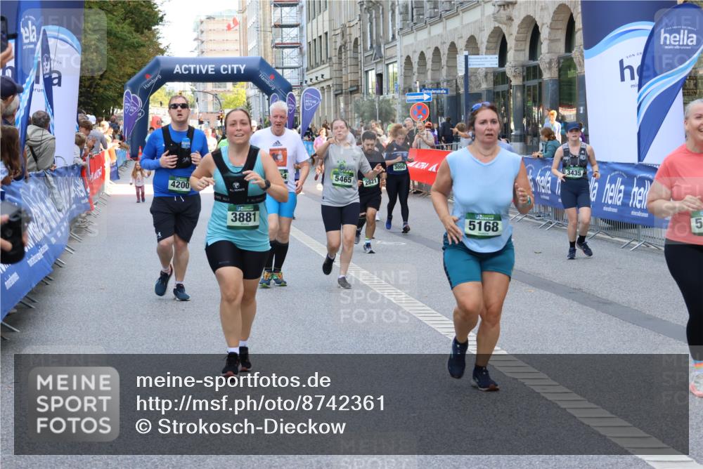07.09.2025 - BARMER Alsterlauf Strokosch-Dieckow http://msf.ph/oto/8742361 07.09.2025 10:18:09 Ziel 2488, 3138, 3139, 3143, 3478, 4023, 4343, 4661, 4724, 4780, 5403, 5405, 8021, 8186 meine-sportfotos.de