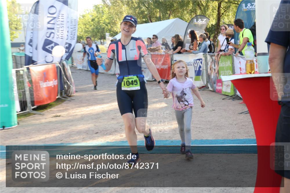 07.09.2025 - 19. Norderstedt Triathlon Luisa Fischer http://msf.ph/oto/8742371 07.09.2025 16:59:57 Ziel 1045, 1568 meine-sportfotos.de