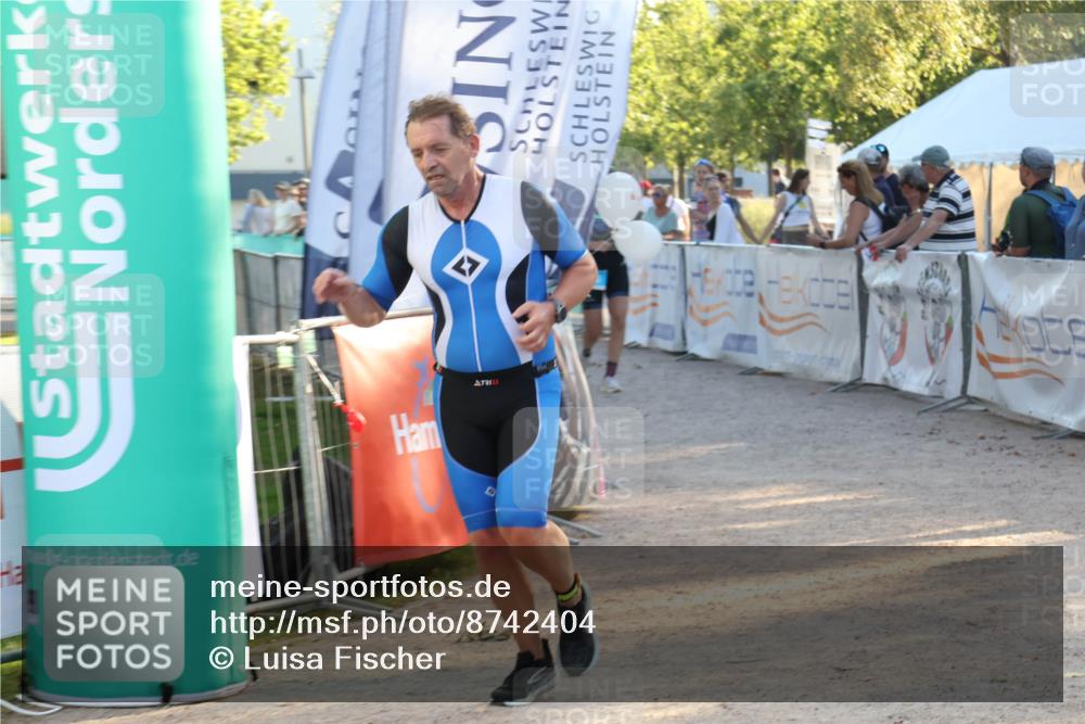 07.09.2025 - 19. Norderstedt Triathlon Luisa Fischer http://msf.ph/oto/8742404 07.09.2025 17:00:00 Ziel 1045, 1568 meine-sportfotos.de
