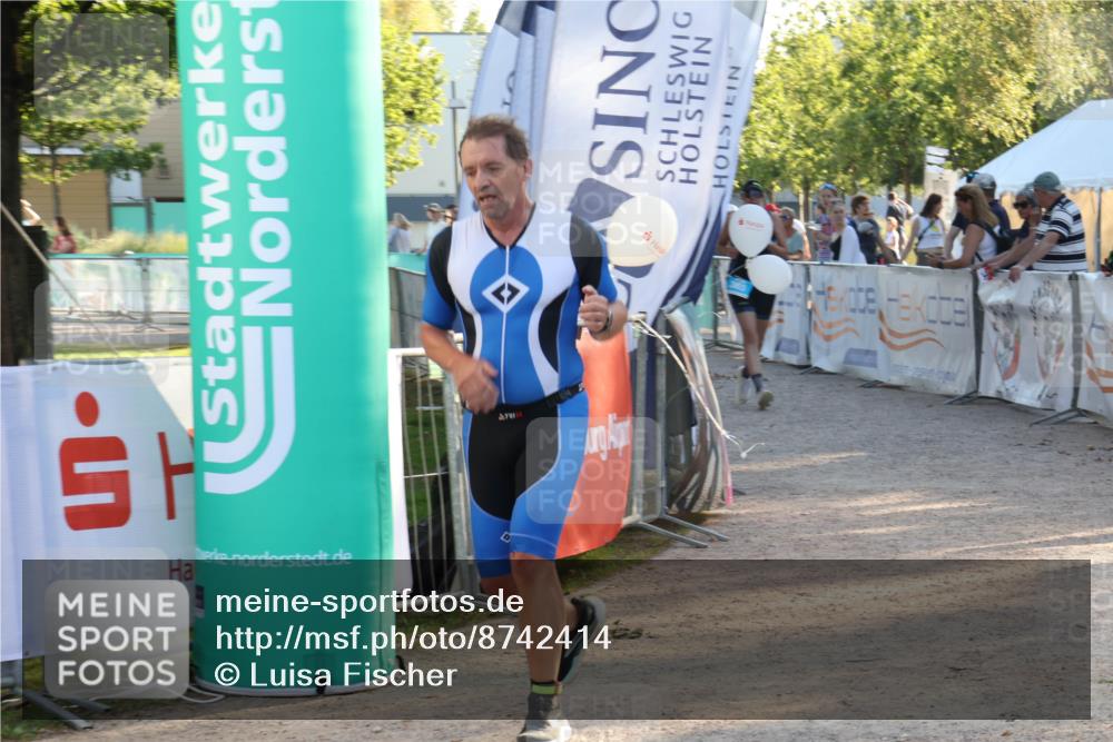 07.09.2025 - 19. Norderstedt Triathlon Luisa Fischer http://msf.ph/oto/8742414 07.09.2025 17:00:01 Ziel 1045, 1568 meine-sportfotos.de