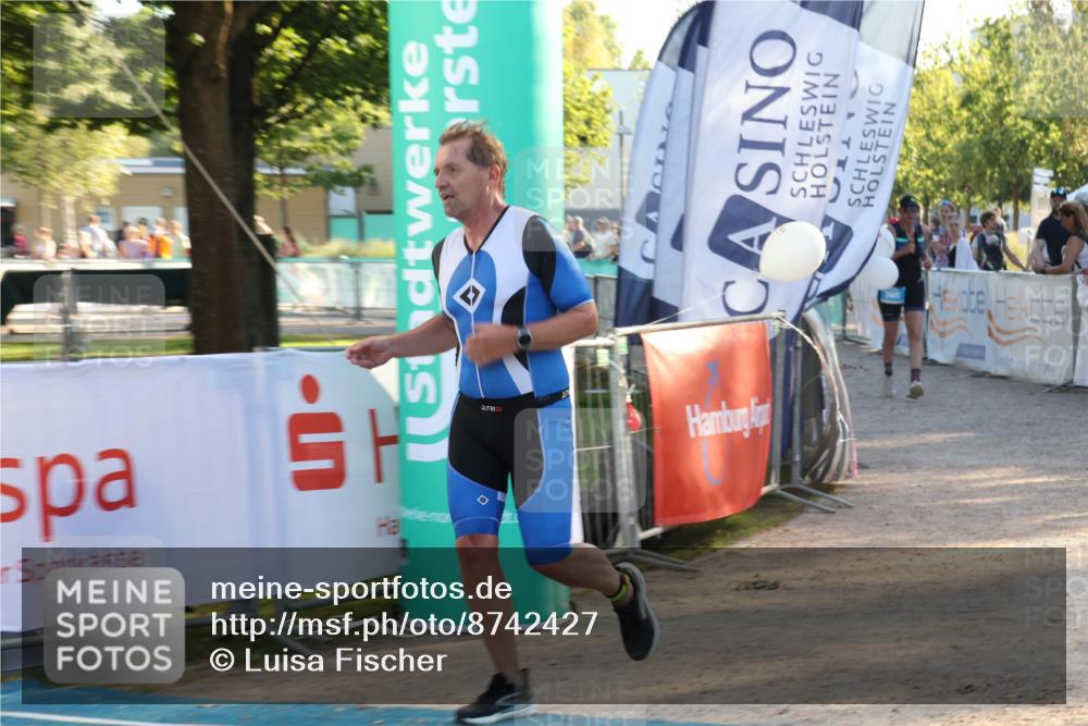 07.09.2025 - 19. Norderstedt Triathlon Luisa Fischer http://msf.ph/oto/8742427 07.09.2025 17:00:01 Ziel 1045, 1568 meine-sportfotos.de
