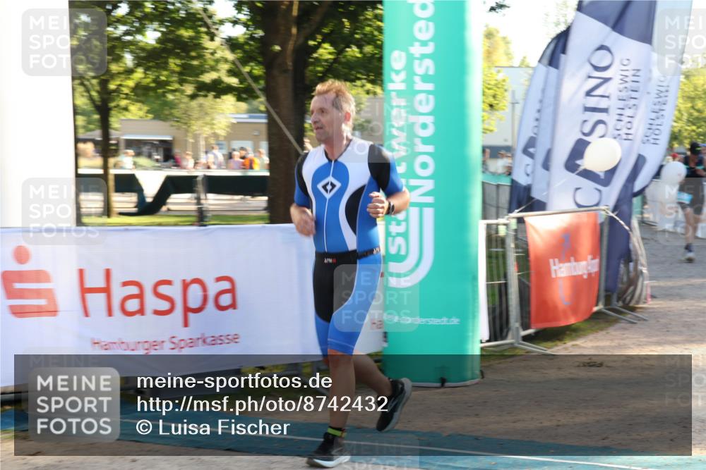 07.09.2025 - 19. Norderstedt Triathlon Luisa Fischer http://msf.ph/oto/8742432 07.09.2025 17:00:01 Ziel 1045, 1568 meine-sportfotos.de