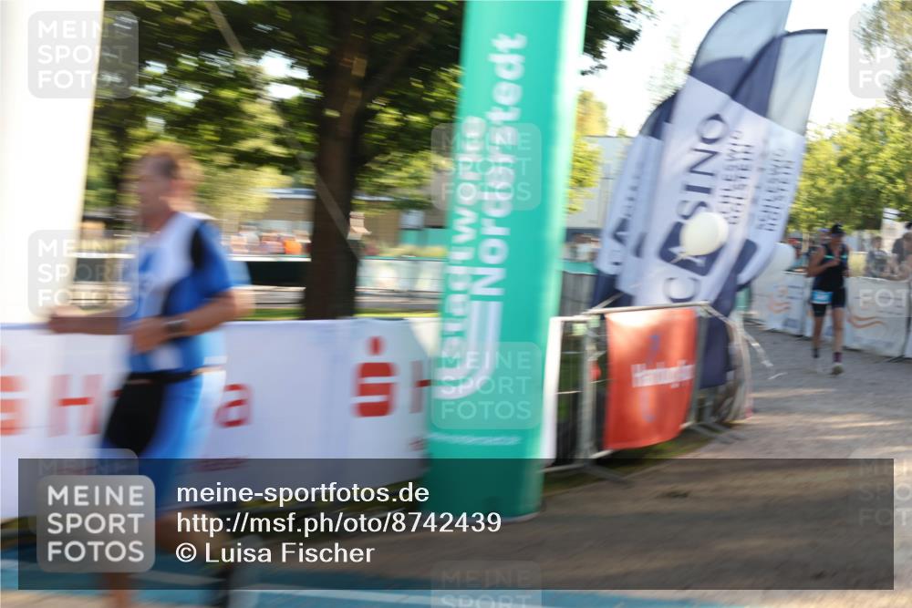 07.09.2025 - 19. Norderstedt Triathlon Luisa Fischer http://msf.ph/oto/8742439 07.09.2025 17:00:02 Ziel 1045, 1568 meine-sportfotos.de