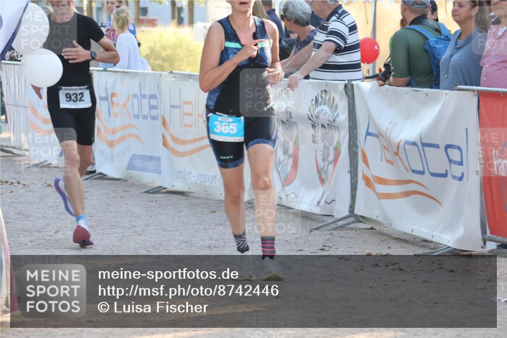 07.09.2025 - 19. Norderstedt Triathlon Luisa Fischer http://msf.ph/oto/8742446 07.09.2025 17:00:03 Ziel 365, 932, 1045, 1568 meine-sportfotos.de