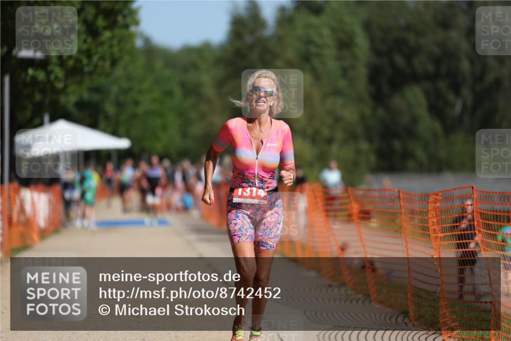 07.09.2025 - 19. Norderstedt Triathlon Michael Strokosch http://msf.ph/oto/8742452 07.09.2025 11:55:01 Laufen 1314 meine-sportfotos.de