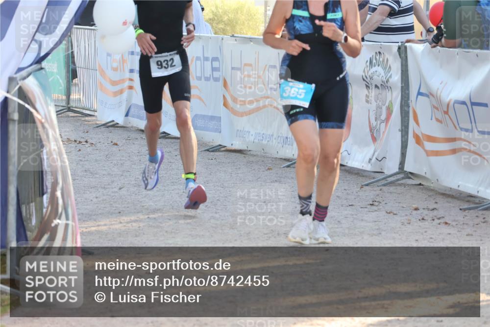 07.09.2025 - 19. Norderstedt Triathlon Luisa Fischer http://msf.ph/oto/8742455 07.09.2025 17:00:04 Ziel 365, 932, 1045, 1568 meine-sportfotos.de