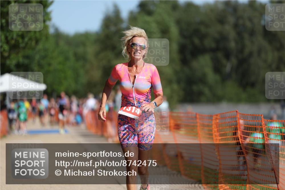 07.09.2025 - 19. Norderstedt Triathlon Michael Strokosch http://msf.ph/oto/8742475 07.09.2025 11:55:01 Laufen 1314 meine-sportfotos.de