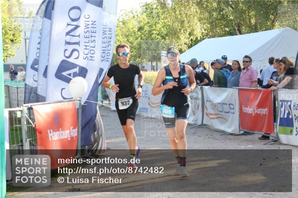 07.09.2025 - 19. Norderstedt Triathlon Luisa Fischer http://msf.ph/oto/8742482 07.09.2025 17:00:05 Ziel 365, 932, 1568 meine-sportfotos.de