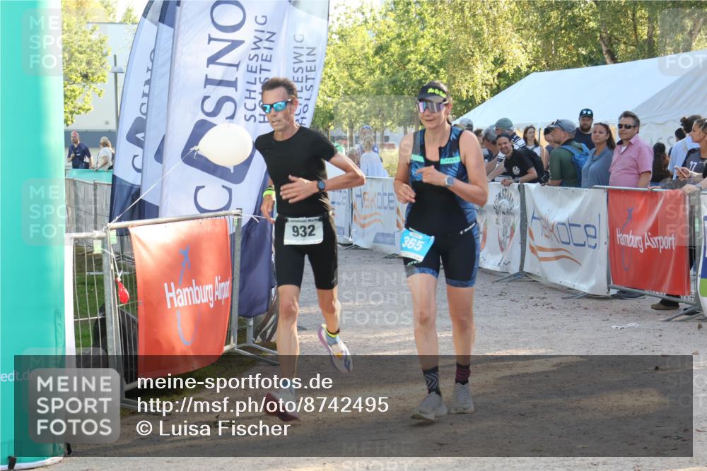 07.09.2025 - 19. Norderstedt Triathlon Luisa Fischer http://msf.ph/oto/8742495 07.09.2025 17:00:06 Ziel 365, 932, 1568 meine-sportfotos.de