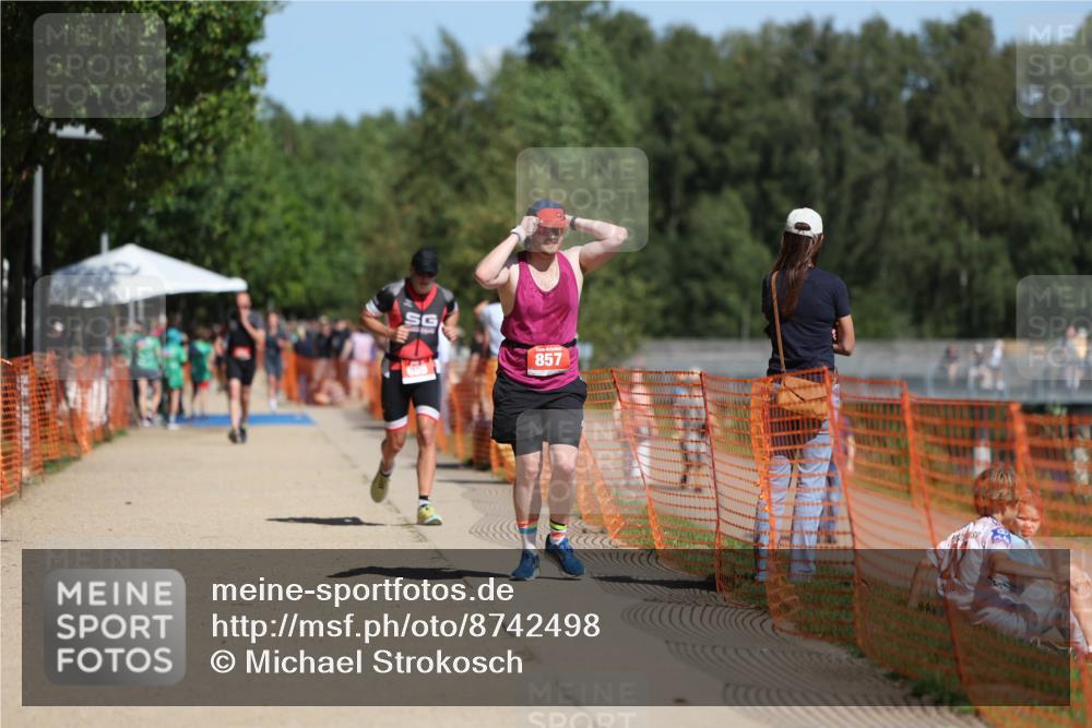 07.09.2025 - 19. Norderstedt Triathlon Michael Strokosch http://msf.ph/oto/8742498 07.09.2025 12:32:43 Laufen 695, 857 meine-sportfotos.de