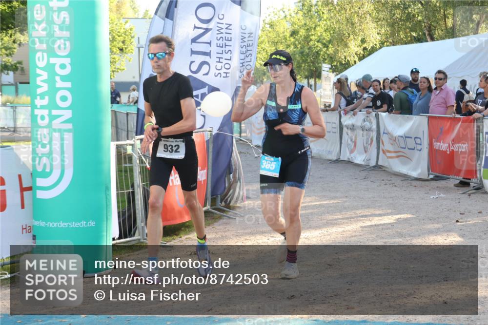 07.09.2025 - 19. Norderstedt Triathlon Luisa Fischer http://msf.ph/oto/8742503 07.09.2025 17:00:07 Ziel 365, 932, 1568 meine-sportfotos.de