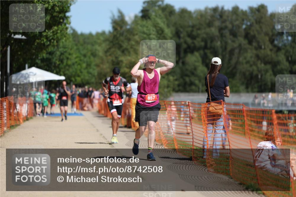 07.09.2025 - 19. Norderstedt Triathlon Michael Strokosch http://msf.ph/oto/8742508 07.09.2025 12:32:43 Laufen 695, 857 meine-sportfotos.de