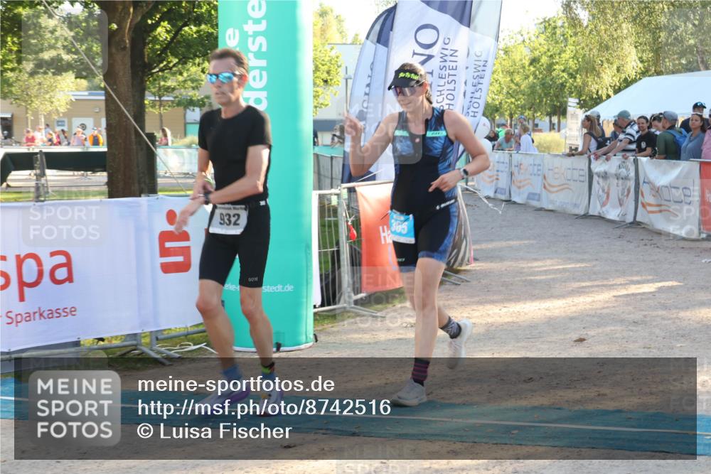 07.09.2025 - 19. Norderstedt Triathlon Luisa Fischer http://msf.ph/oto/8742516 07.09.2025 17:00:07 Ziel 365, 932, 1568 meine-sportfotos.de