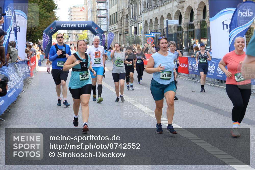 07.09.2025 - BARMER Alsterlauf Strokosch-Dieckow http://msf.ph/oto/8742552 07.09.2025 10:18:09 Ziel 2488, 3138, 3139, 3143, 3478, 4023, 4343, 4661, 4724, 4780, 5403, 5405, 8021, 8186 meine-sportfotos.de