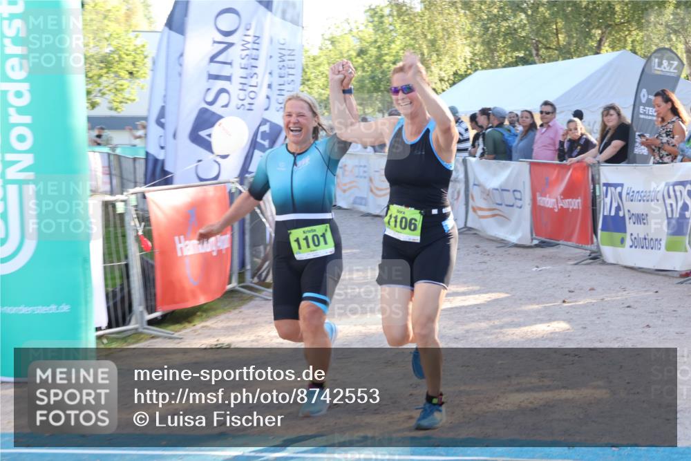 07.09.2025 - 19. Norderstedt Triathlon Luisa Fischer http://msf.ph/oto/8742553 07.09.2025 17:00:30 Ziel 1101, 1106 meine-sportfotos.de