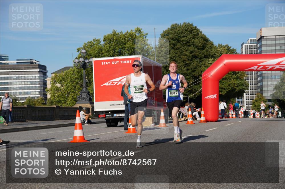 07.09.2025 - BARMER Alsterlauf Yannick Fuchs http://msf.ph/oto/8742567 07.09.2025 09:28:34 Laufen 5390, 8012 meine-sportfotos.de