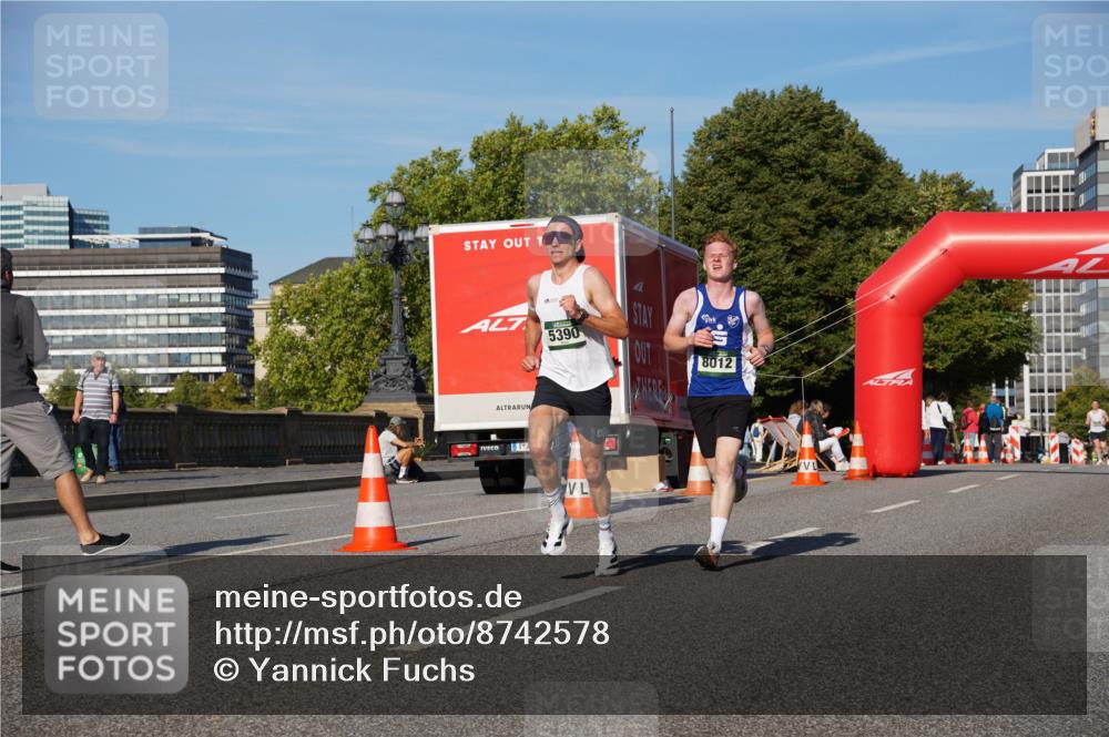 07.09.2025 - BARMER Alsterlauf Yannick Fuchs http://msf.ph/oto/8742578 07.09.2025 09:28:34 Laufen 5390, 8012, 1819 meine-sportfotos.de