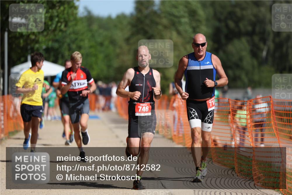 07.09.2025 - 19. Norderstedt Triathlon Michael Strokosch http://msf.ph/oto/8742582 07.09.2025 11:55:22 Laufen 228, 710, 746, 1164, 1173, 1202 meine-sportfotos.de