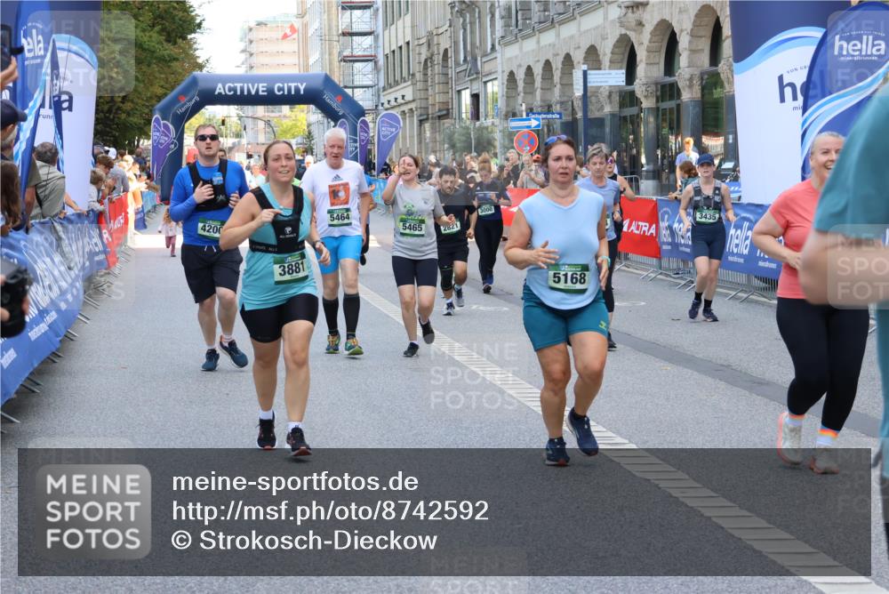 07.09.2025 - BARMER Alsterlauf Strokosch-Dieckow http://msf.ph/oto/8742592 07.09.2025 10:18:09 Ziel 2488, 3138, 3139, 3143, 3478, 4023, 4343, 4661, 4724, 4780, 5403, 5405, 8021, 8186 meine-sportfotos.de