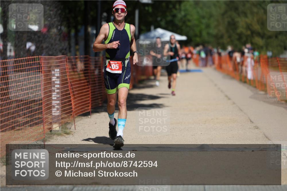 07.09.2025 - 19. Norderstedt Triathlon Michael Strokosch http://msf.ph/oto/8742594 07.09.2025 13:08:20 Laufen 205, 212, 759 meine-sportfotos.de