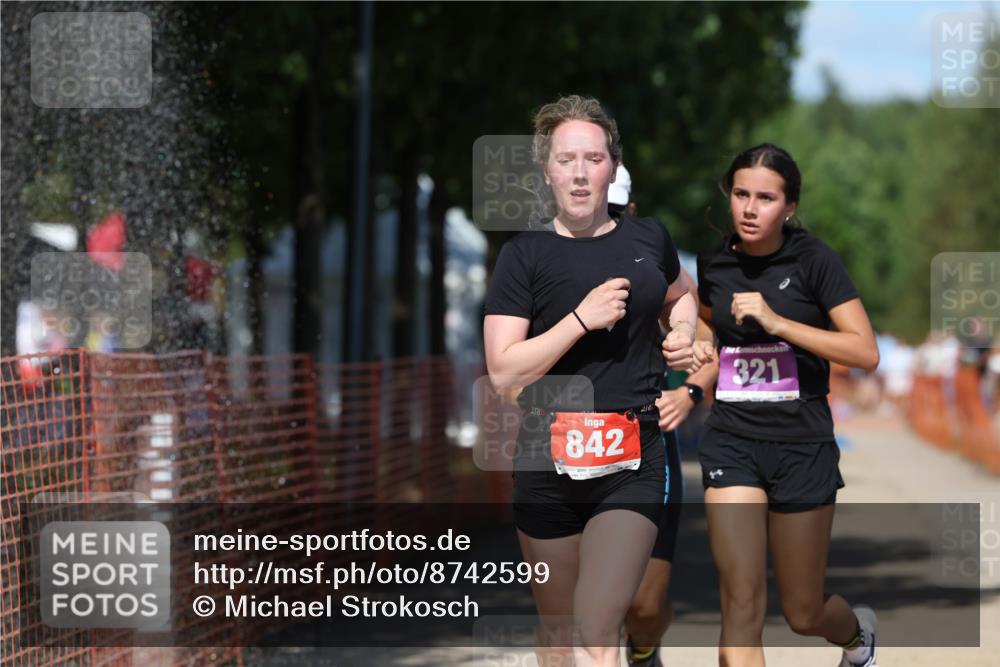 07.09.2025 - 19. Norderstedt Triathlon Michael Strokosch http://msf.ph/oto/8742599 07.09.2025 13:54:44 Laufen 270, 321, 842 meine-sportfotos.de
