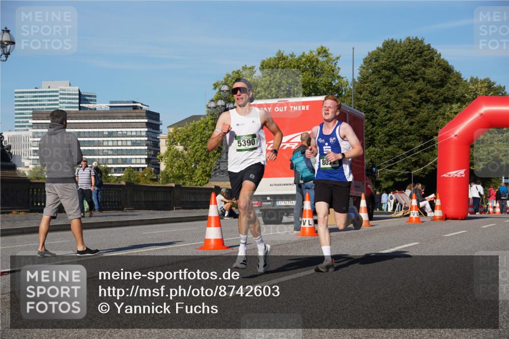 07.09.2025 - BARMER Alsterlauf Yannick Fuchs http://msf.ph/oto/8742603 07.09.2025 09:28:35 Laufen 5390, 1, 80 meine-sportfotos.de