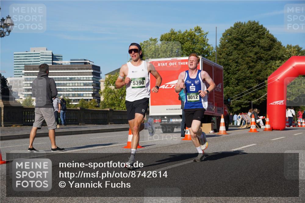 07.09.2025 - BARMER Alsterlauf Yannick Fuchs http://msf.ph/oto/8742614 07.09.2025 09:28:35 Laufen 30, 5390, 1, 8012 meine-sportfotos.de