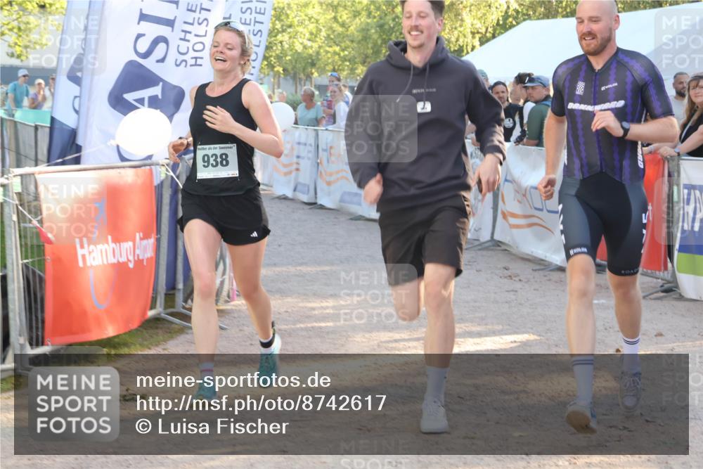 07.09.2025 - 19. Norderstedt Triathlon Luisa Fischer http://msf.ph/oto/8742617 07.09.2025 17:00:39 Ziel 938 meine-sportfotos.de