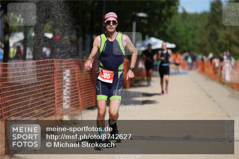07.09.2025 - 19. Norderstedt Triathlon Michael Strokosch http://msf.ph/oto/8742627 07.09.2025 13:08:21 Laufen 205, 212, 759 meine-sportfotos.de