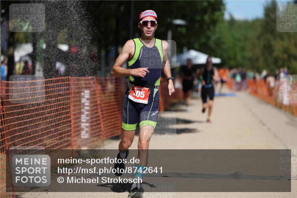07.09.2025 - 19. Norderstedt Triathlon Michael Strokosch http://msf.ph/oto/8742641 07.09.2025 13:08:21 Laufen 205, 212, 759 meine-sportfotos.de
