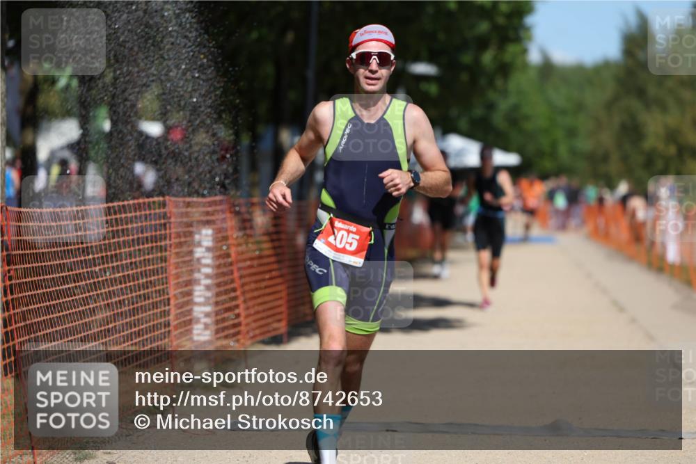 07.09.2025 - 19. Norderstedt Triathlon Michael Strokosch http://msf.ph/oto/8742653 07.09.2025 13:08:21 Laufen 205, 212, 759 meine-sportfotos.de
