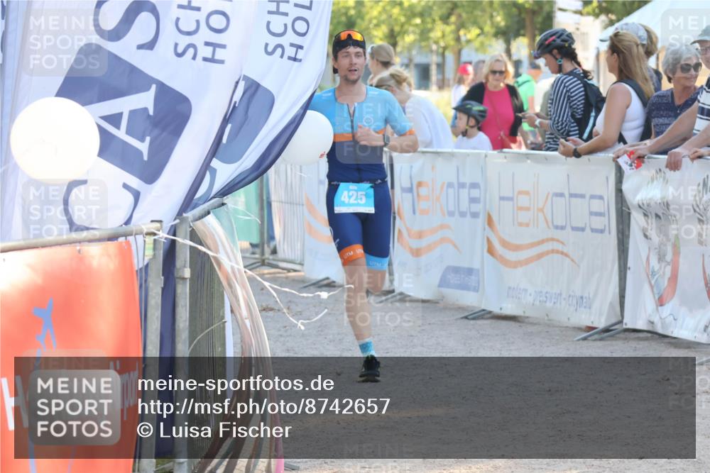07.09.2025 - 19. Norderstedt Triathlon Luisa Fischer http://msf.ph/oto/8742657 07.09.2025 17:01:16 Ziel  meine-sportfotos.de