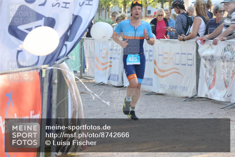 07.09.2025 - 19. Norderstedt Triathlon Luisa Fischer http://msf.ph/oto/8742666 07.09.2025 17:01:17 Ziel 425 meine-sportfotos.de