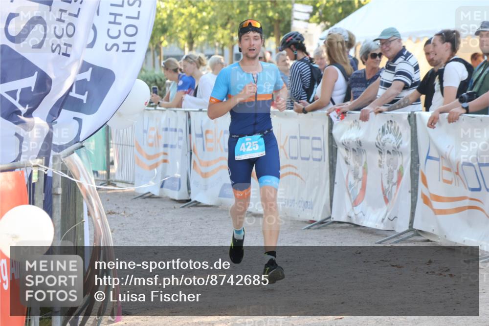 07.09.2025 - 19. Norderstedt Triathlon Luisa Fischer http://msf.ph/oto/8742685 07.09.2025 17:01:17 Ziel 425 meine-sportfotos.de