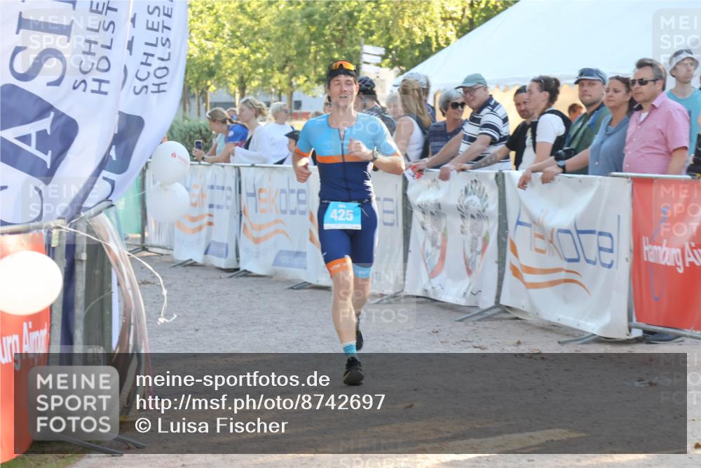 07.09.2025 - 19. Norderstedt Triathlon Luisa Fischer http://msf.ph/oto/8742697 07.09.2025 17:01:18 Ziel 425 meine-sportfotos.de